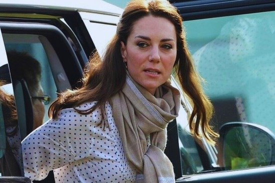 Kate in Pashmina