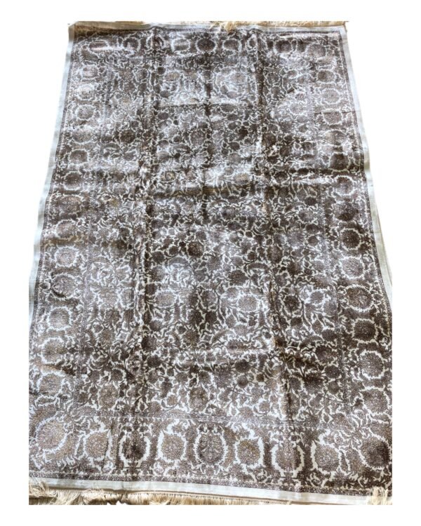Golden Reverie – Persian Silk Rug (6ft x 4ft / 183cm x 122cm) - Image 3