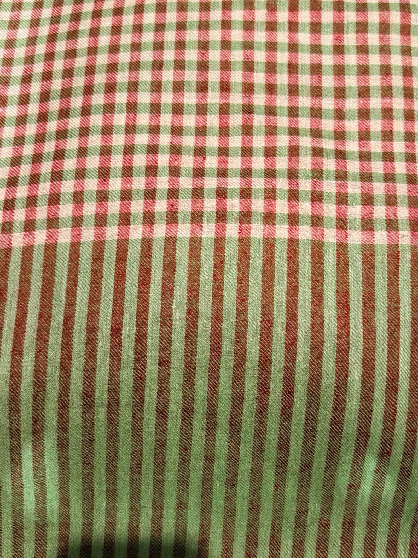 Valley Harvest Check – Pure Hand‑Spun Kashmiri Pashmina Shawl - Image 4