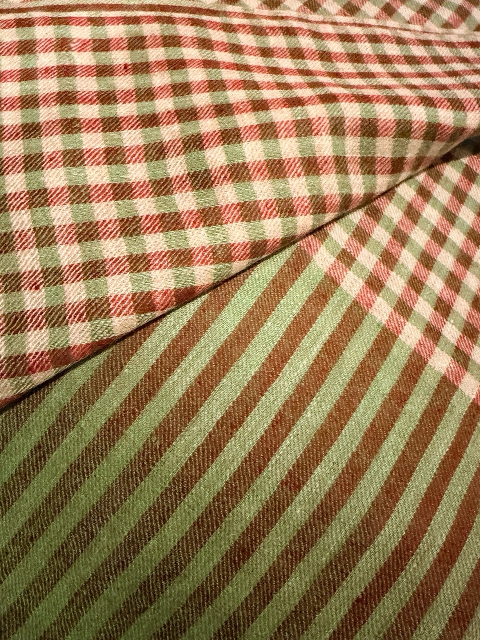 Valley Harvest Check – Pure Hand‑Spun Kashmiri Pashmina Shawl - Image 3