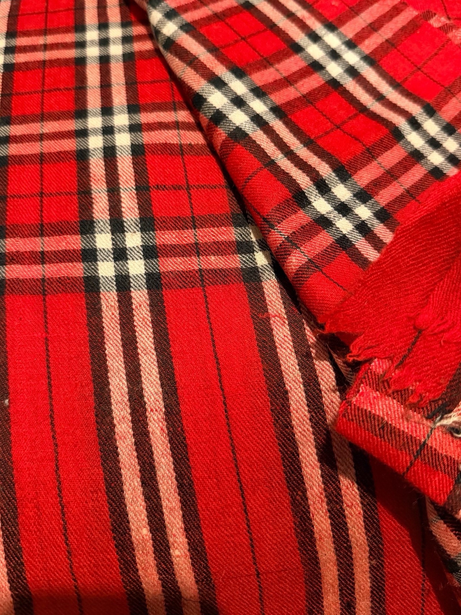 Crimson Highland Check – Pure Hand‑Spun Kashmiri Pashmina Shawl - Image 4