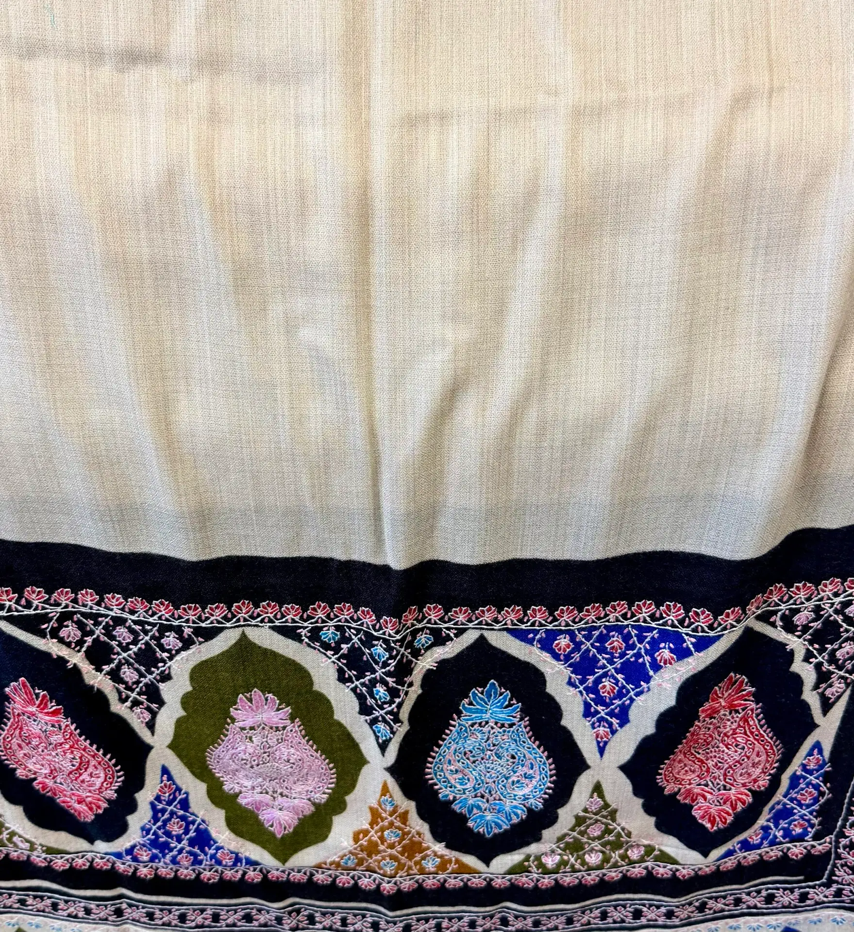 Cashmere Sozni Hand‑Embroidered Scarf - Image 9