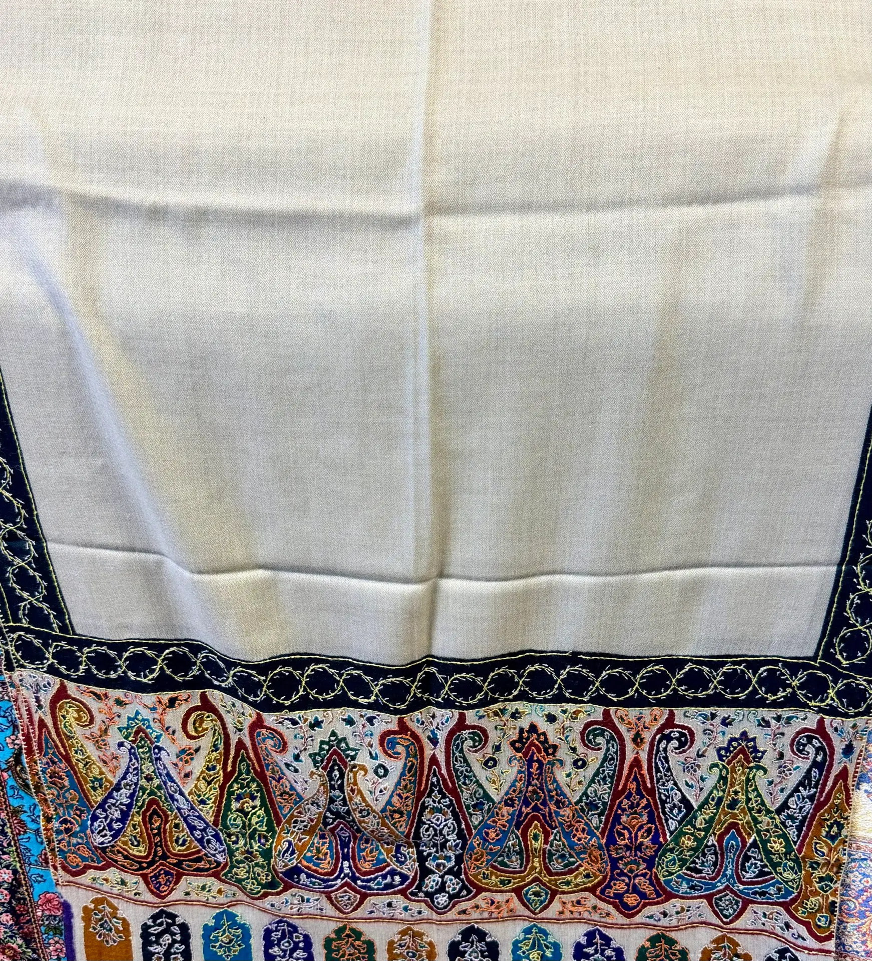 Cashmere Sozni Hand‑Embroidered Scarf - Image 10